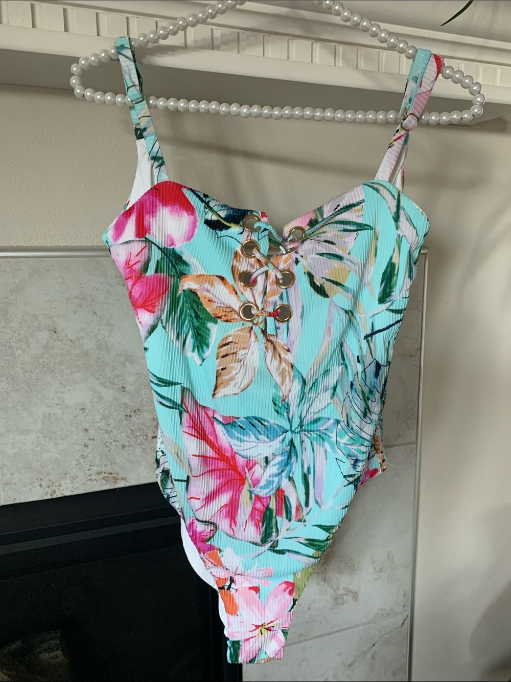 CUPSHE Hawaiian Floral 1 Piece Bathing Suit Size M Like New